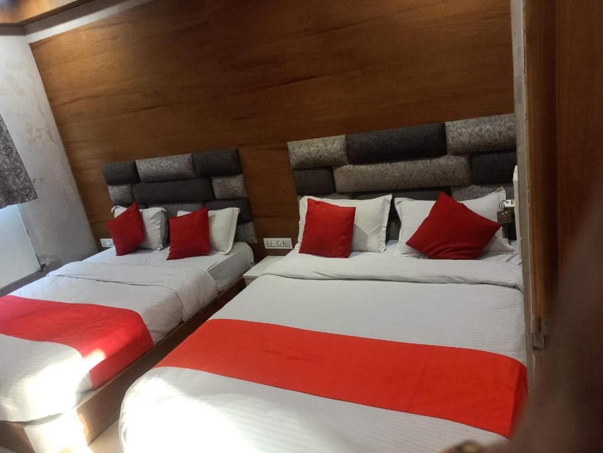 Hotel Madhav Villa Ahmedabad Eksteriør billede