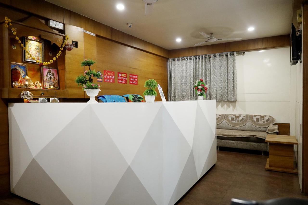 Hotel Madhav Villa Ahmedabad Eksteriør billede