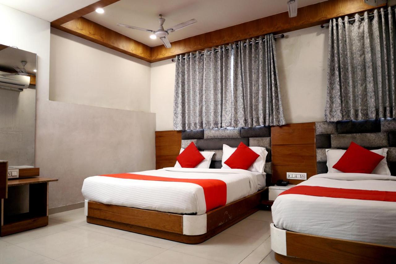 Hotel Madhav Villa Ahmedabad Eksteriør billede